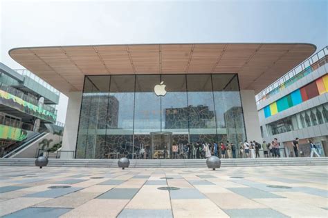 江苏最大苹果零售店今日在南京艾尚天地开业_联商网