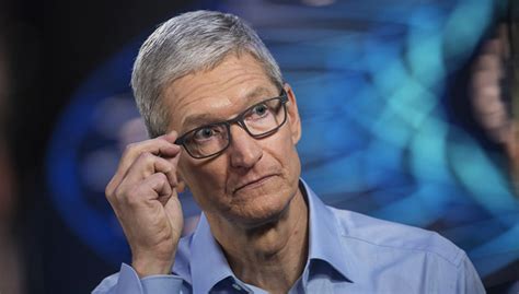 库克就任苹果CEO十周年：股价飙升10倍 市值超2万亿美元_凤凰网