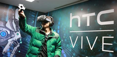 视频丨HTC VIVE 试戴：可能是目前体验最好的 VR 设备 | 极客公园