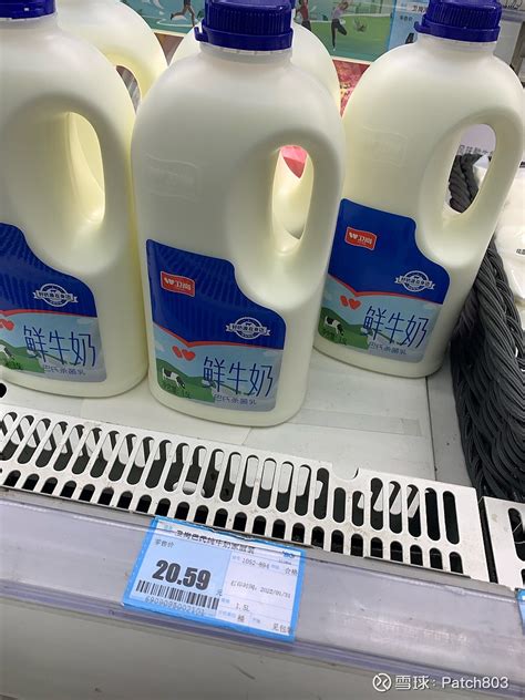 蒙牛、伊利、光明、德运......16个品牌的牛奶到底喝哪个啊？_含量