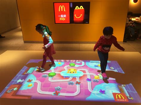 从麦当劳儿童乐园战略升级看国内亲子餐饮发展新机会_国术科技