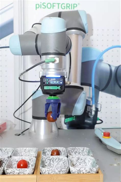 ur机器人技术在更新：制造业和重工业的好帮手_机器人网