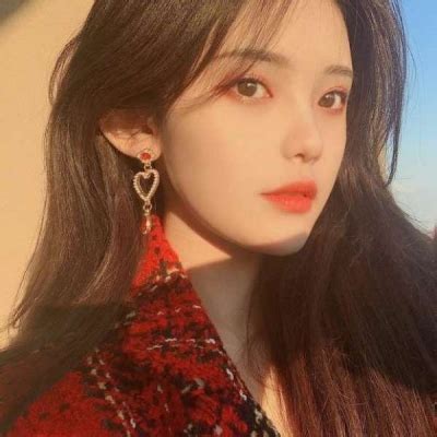 女生绝美头像成熟温柔