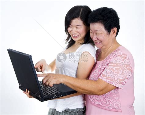 互联网乐趣女性电子邮件学习老年喜悦电脑快乐女士成人技术高清图片下载-正版图片320501639-摄图网
