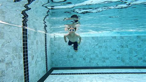 教你自由泳如何正确的打腿练习_腾讯视频
