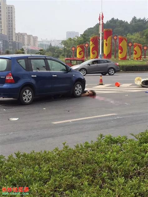 江西吉安发生一起严重车祸 致一女子当场不幸身亡_视频_长沙社区通