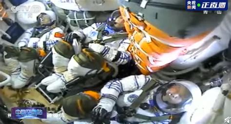2021年9月16日8时56分，神舟十二号载人飞船与空间站天和核心舱成功实施分离，三名宇航员将撤离太空之家，返回地球表面度过中秋佳节。截至目前 ...