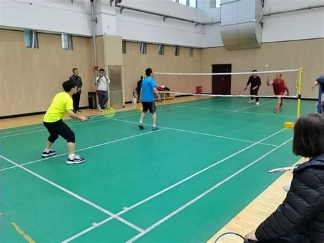 【陇海校区】郑州市第十九高级中学工会开展教职工羽毛球比赛活动