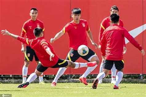人民网：中国足球要让人看到进步和希望-直播吧zhibo8.cc