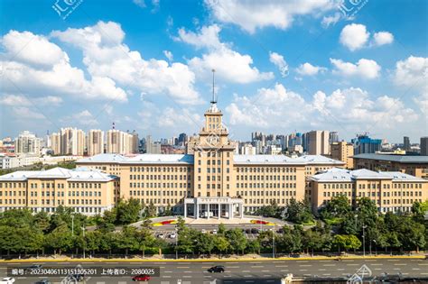哈尔滨中央大街高清图片下载-正版图片500176050-摄图网