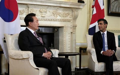 英韩两国同意深化经济和军事合作 法媒：针对朝鲜_凤凰网