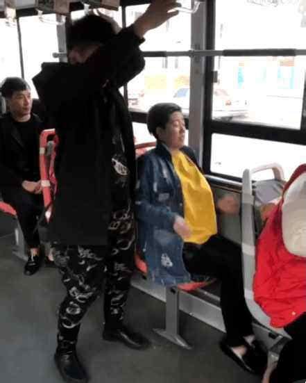 孕妇公交车上要小孩给自己让座，小朋友立马回复仨字：就不让！|孕妇|公交车|怀孕_新浪新闻