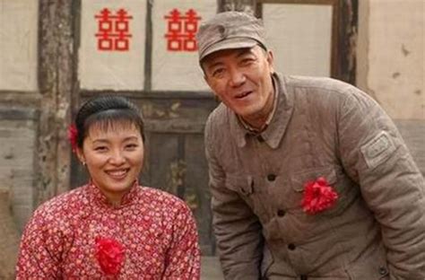 她演“李云龙老婆”走红，嫁百亿富豪却是个骗子，39岁复出拍戏！