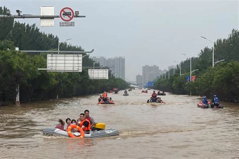 河北易县北易水河现58年最大洪水，12座桥梁及部分山体出现坍塌_京报网