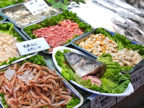 山东青岛：305斤巨型石斑鱼称霸海鲜市场[组图]_图片中国_中国网