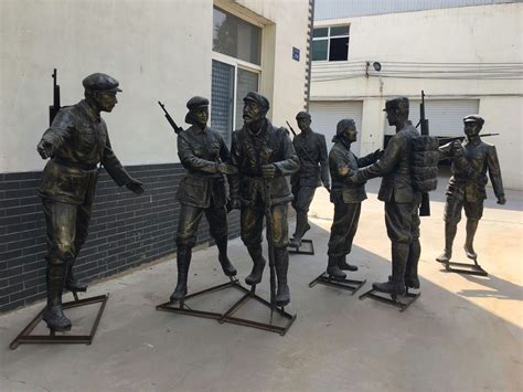 玻璃钢红军吹号角雕塑 南京冲锋号战士军人物雕像 港城雕塑