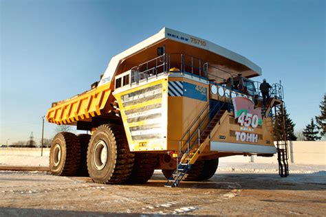 世界上最大的卡车（世界上最大的卡车，高达三层楼载重450吨） | 说明书网