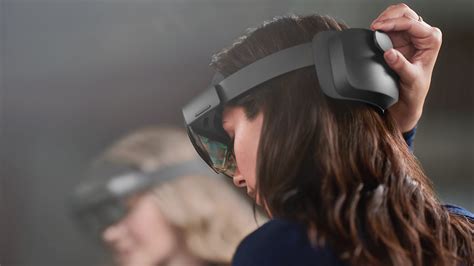 如何评价 Microsoft HoloLens 这款产品？ - 知乎