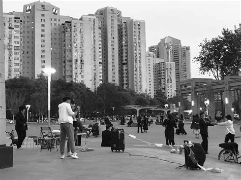 临近中高考，广场舞扰民问题的投诉率又呈上升趋势_京报网