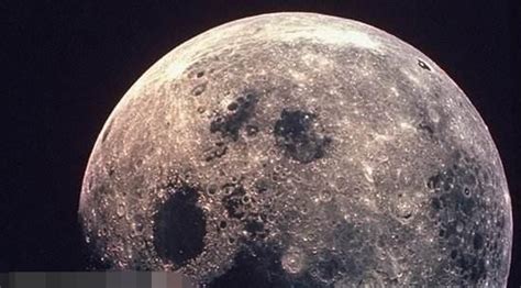 为什么月球不会被地球吸引，从而与地球相撞？|苹果|月球|地球_新浪新闻