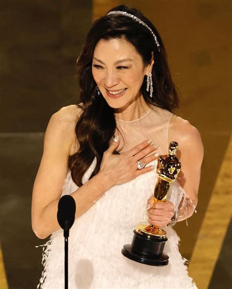 杨紫琼主演的《瞬息全宇宙》，11项提名领跑奥斯卡入围名单
