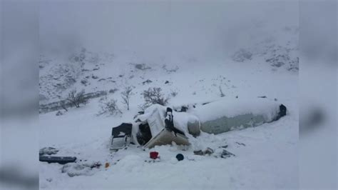 西藏林芝派墨公路雪崩遇难人数增至20人 亲历者还原雪崩瞬间_新闻频道_中华网
