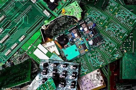 废旧电子产品去哪儿了？北京最大电子垃圾拆解厂利用率仅三成|界面新闻 · 中国