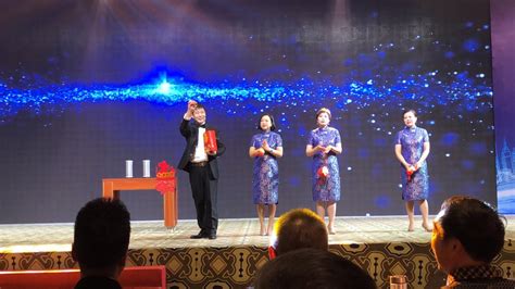 荆州市5名律师获得全省律师行业突出贡献奖 - 律师工作 - 荆州市司法局