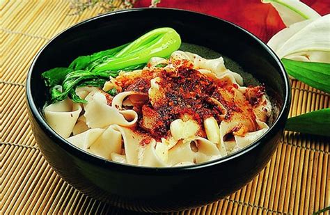 红油刀削面,中国菜系,食品餐饮,摄影,汇图网www.huitu.com
