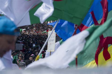 阿尔及利亚首都爆发第10次“周五抗议” 呼吁彻底变革