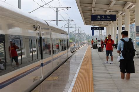 T158次列车停靠长春站几号站台