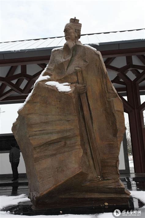 华派雕塑设计、创作安徽中医药大学华佗雕塑
