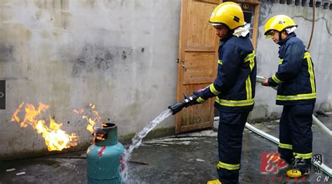 液化气爆燃一人被烧伤 漳州芗城消防紧急救援