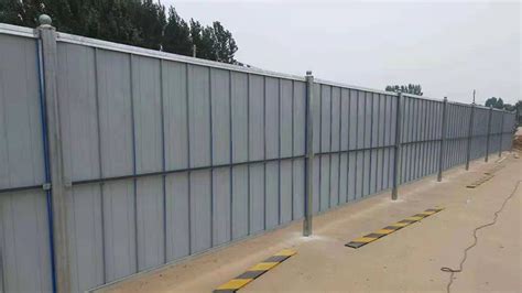 山东省青岛市护栏厂家 生产建筑工地防护隔离围挡 PVC市政工程围挡板 |价格|厂家|多少钱-全球塑胶网