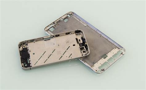 不锈钢边框的iPhone 12 Pro系列手机真的能耐摔吗？