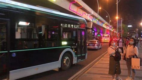 沪上夜生活节提升公交“上座率”，运营延时调整配合默契！ - 周到上海