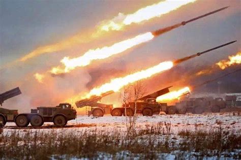 俄军调整战术，俄军连续轰炸乌克兰电力系统，泽连斯基快没招了__财经头条
