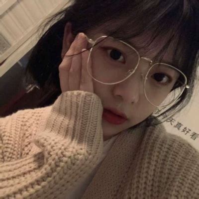 18甜美女生头像无水印