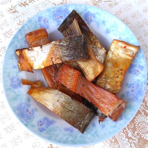 腊鱼湖南特产腊鱼干湖农家自制烟熏腌鱼块500g份-阿里巴巴
