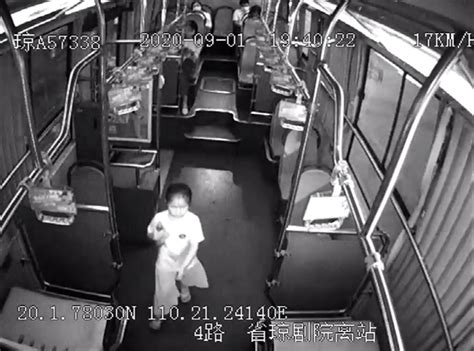 公交车上捡到五岁娃 驾驶员报警1小时找到家人 - 青岛新闻网
