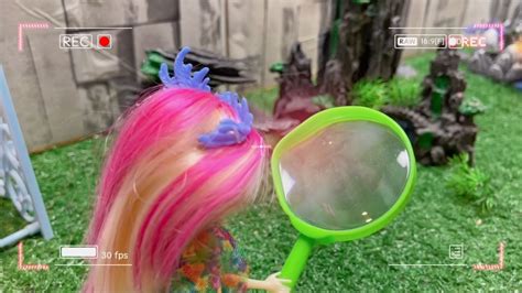 小芭比和魔法小精灵拿上放大镜在魔法森林寻找丢失的宝石_腾讯视频