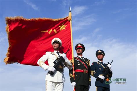 我军军旗式样的历史演变 - 中国军网