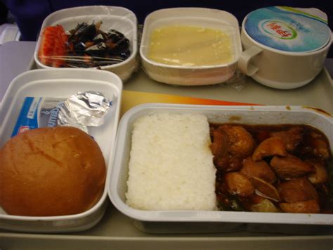 国航CA983怎么样，餐食怎么样，飞机上有没有娱乐系统^_^-国航ca983航班18日飞行状态