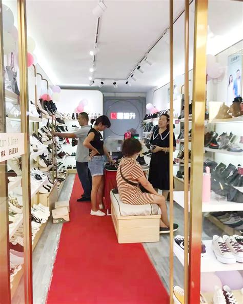 贺：福连升休闲鞋品牌湖北咸宁赤壁三国商业街店正式开业！_福连升(福联升)