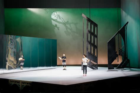 合家欢音乐舞台剧《滑雪场的流浪猫王》首演，剧场里创造冰雪世界_北京日报网