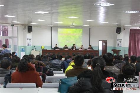 新疆塔城：移民管理警察开展国家网络安全宣传周送“法”活动_中国摄影网