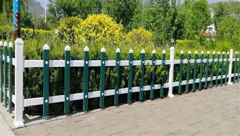 西安PVC草坪护栏批发厂 现货直销花园栅栏 绿化带小护栏一米价格 来图定制 可开票|价格|厂家|多少钱-全球塑胶网