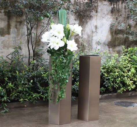 不锈钢花器区别于传统材质的优点-青岛新城市创意科技有限公司