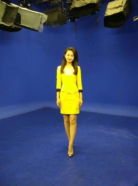 样貌甜美！24岁TVB落选港姐变身财经主播 全程流利英语获网友称赞|港姐|TVB_新浪新闻