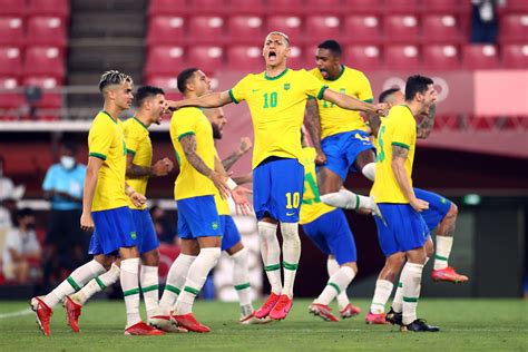 巴西队点球击败墨西哥队 率先闯入奥运会男足决赛|国奥队|巴西|男足_新浪新闻
